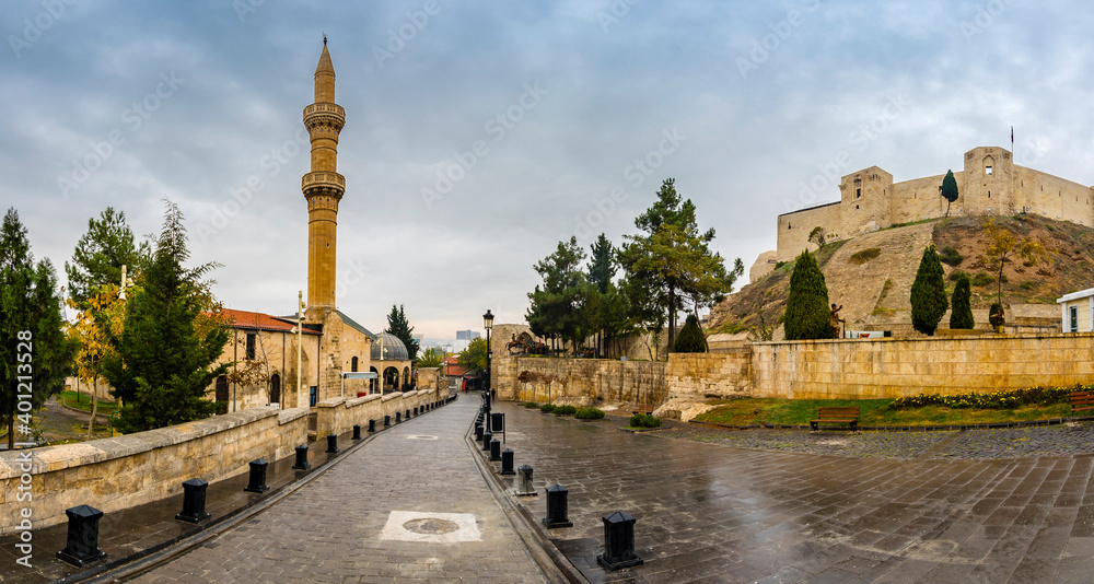 Fototapeta premium Sirvani Mosque view in Gaziantep.