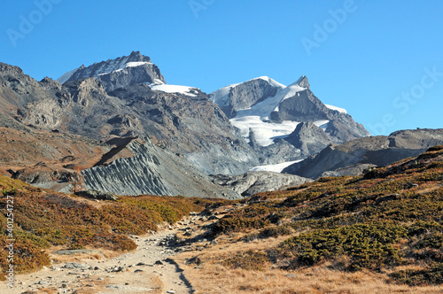 The Rimpfischhorn and the Strahlhorn behind the Findel glacier.