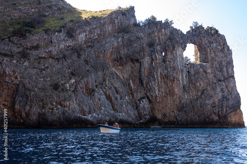 Grotte e rocce nei dintorni di Palinuro in Cilento photo