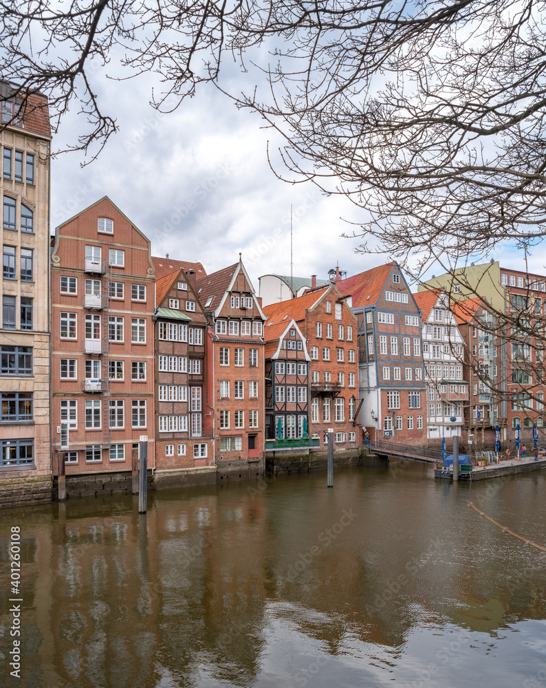 Hamburger Stadtimpressionen
Fleetansicht der Altstadthäuser in der Deichstraße