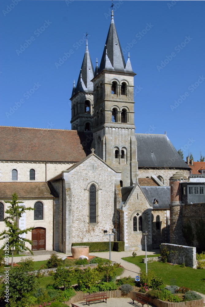 Ville de Melun, collégiale Notre-Dame classée monument historique dès 1840, département de Seine-et-Marne, France
