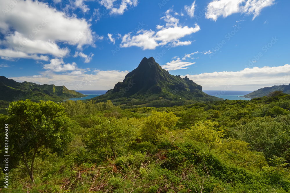 Mont Rotui (899m, 2949ft) between Opunohu bay and Cook's bay. Mo'orea, French Polynesia