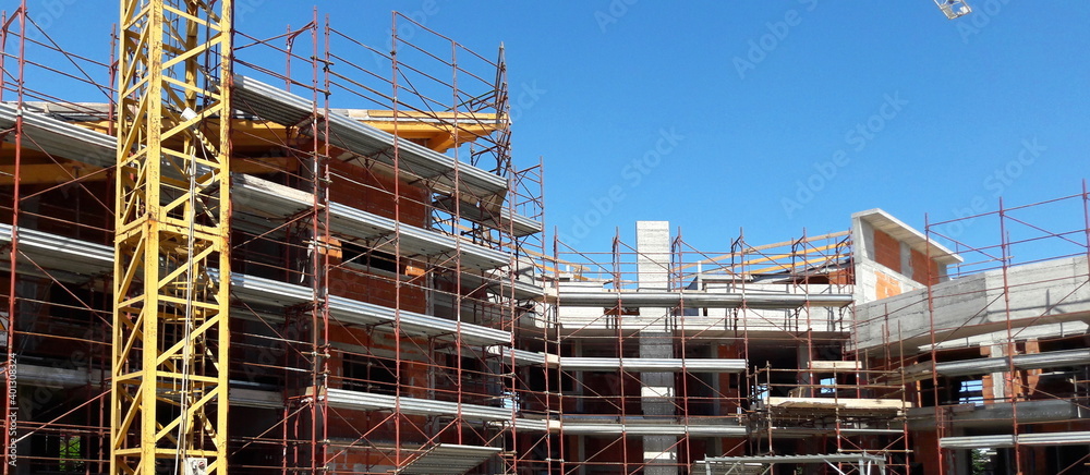 Lavori in corso nel cantiere in primavera - business Lavori in corso nel cantiere in primavera - business