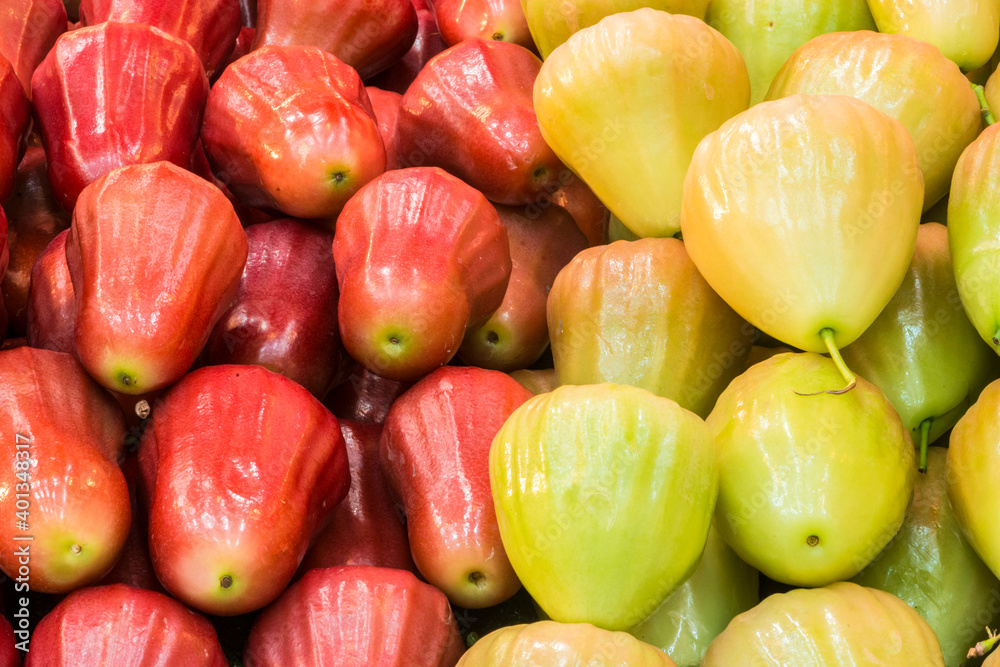 Red rose apples and Green rose apple (chomphu)