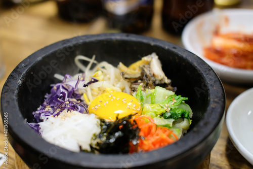韓国料理の石焼ビビンバ