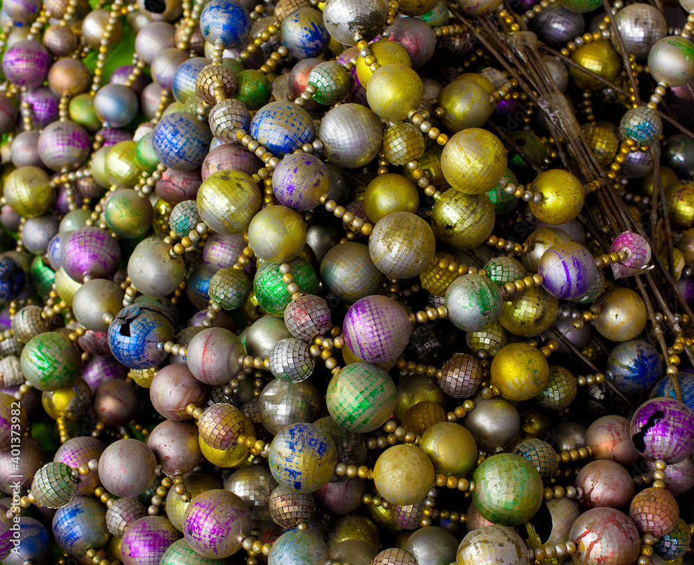 SMALL PIECES OF GLASS BALLS GLOWING IN THE DARK. SMALL PIECES OF GLASS BALLS GLOWING IN THE DARK.