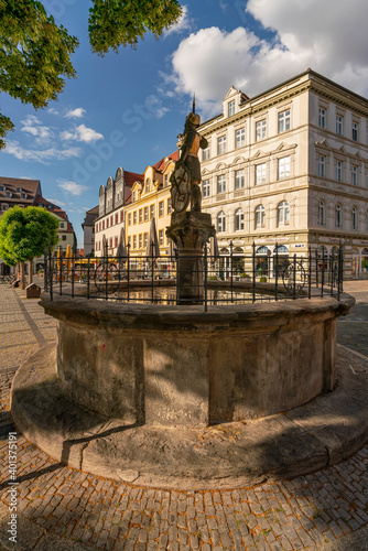 Der Marktplatz mit schönen Bürgerhäusern in Naumburg/Saale an der Straße der Romanik, Burgenlandkreis, Sachsen-Anhalt, Deutschland
