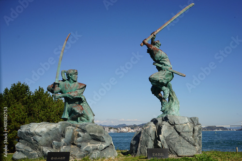 Murais de parede Monument for Miyamoto Musashi and Sasaki Kojiro at Ganryujima, in Shimonoseki, Y