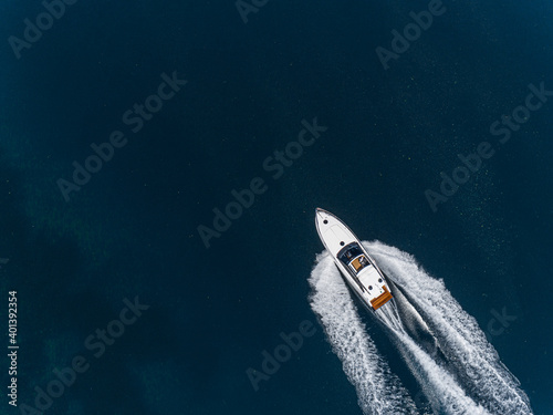 Obraz na płótnie Aerial view of speed boat. w salonie