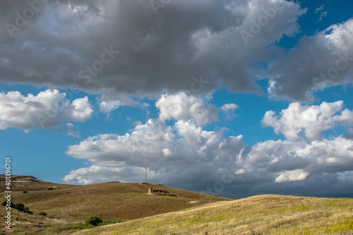 LANDSCAPE, PANORAMA, CIELOCUVOLE CAMPI , COME UN DIPINTO © robertos_O