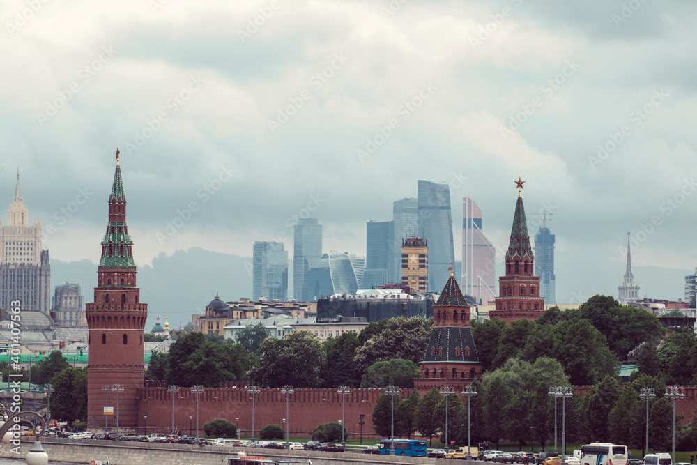 Fototapeta premium Moscow Russia 20 of May 2018: Moscow Kremlin In Front Of Moscow-city Business Buildings On Background