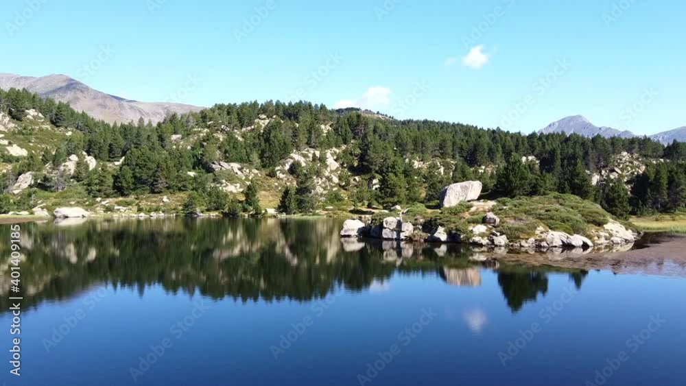 survol des lacs des Bouillouses dans les Pyrénées-Orientales et du Capcir survol des lacs des Bouillouses dans les Pyrénées-Orientales et du Capcir