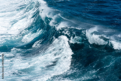 Wave motion and crashes under the tropical climate of Reunion island, France.