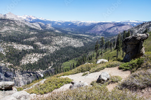 Photography Amazing view of famous Yosemite Valley with rocks and river on a beautiful sunny