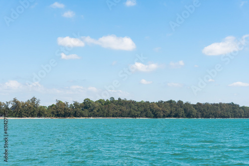 Sea and clear sky nature background © Achira22