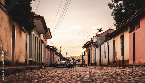 Canvas Print sunset in the street in cuba