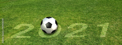 芝に描かれた2021の数字とサッカーボール © k_yu