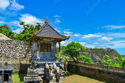 Beautiful beaches in bali - nusa penida kelingking beach, uluwatu, pandava beach, tanah lot, kuta beach