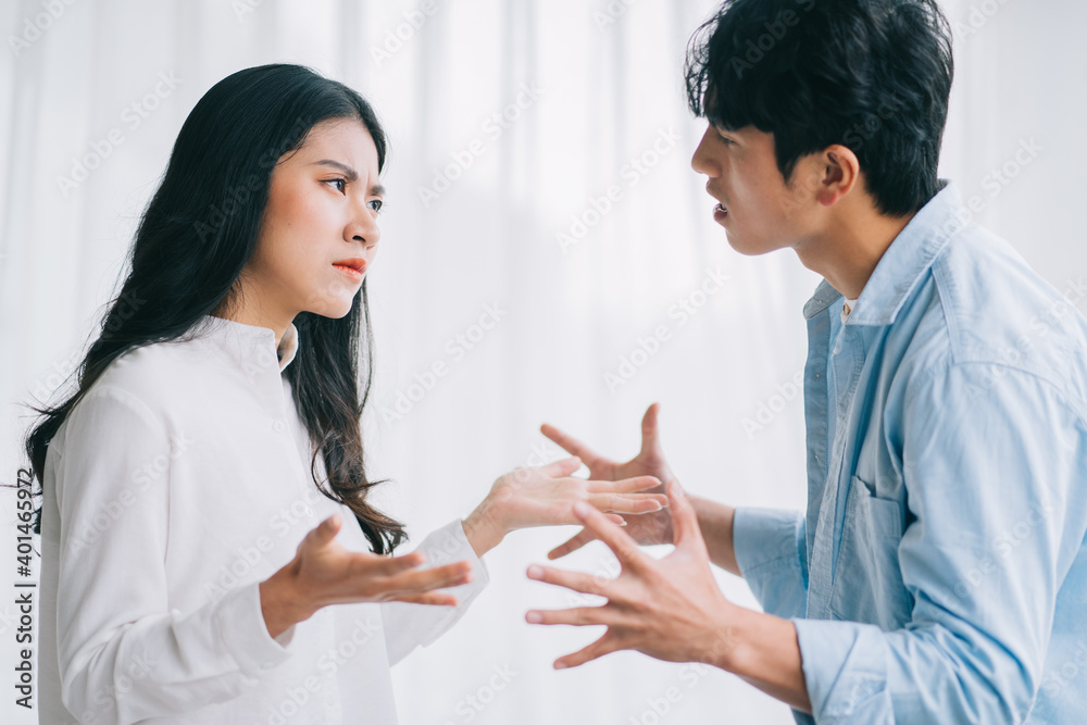 Fototapeta premium The Asian couple argued with each other leading to a breakup