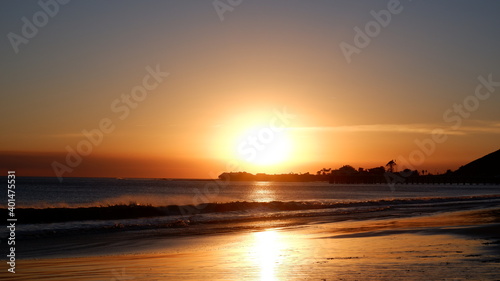 Fototapeta Naklejka Na Ścianę i Meble -  Sunset view in Malibu Beach