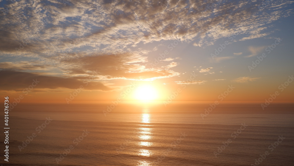 Naklejka premium Pacific ocean and sunset