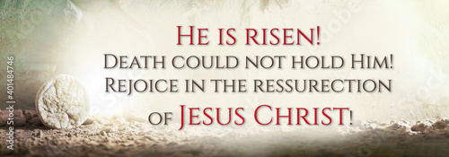 Foto Stone is rolled away from empty grave on Easter morning