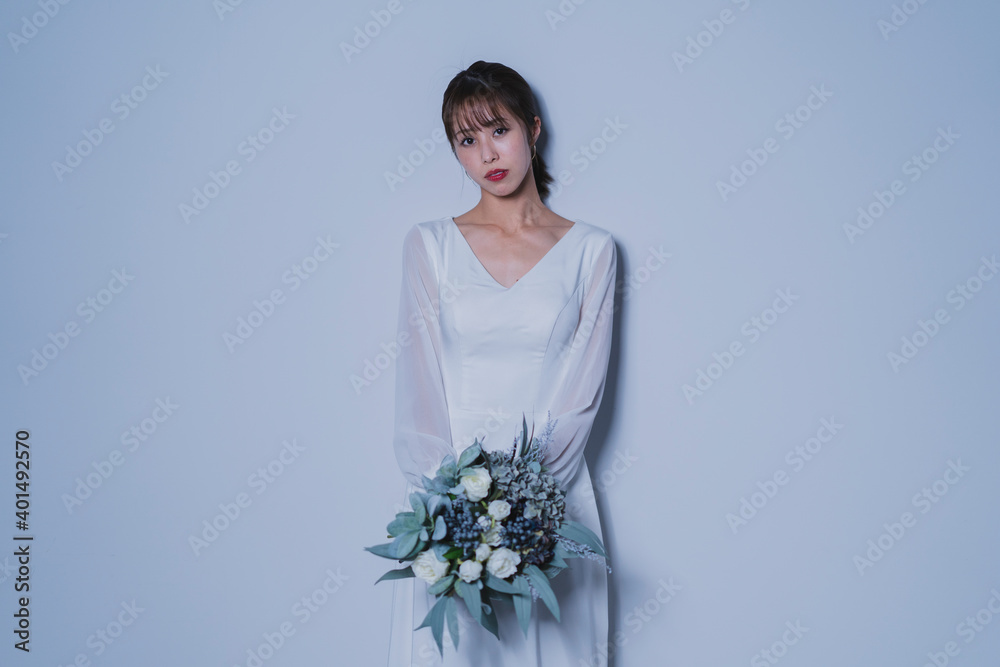 ウェディングドレスを着た花嫁 ウェディングドレスを着た花嫁