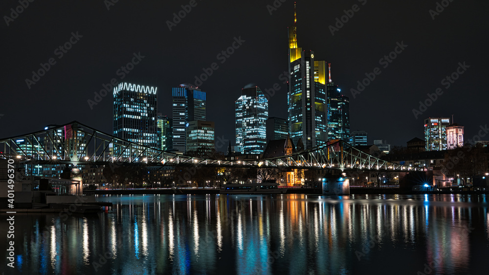 Frankfurt Skyline in der Nacht
