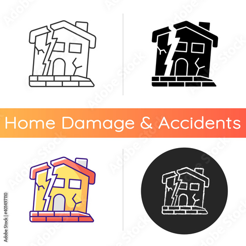 Dilapidated house icon