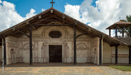 Fotografi Façade of Mission church of San Javier, Santa Cruz