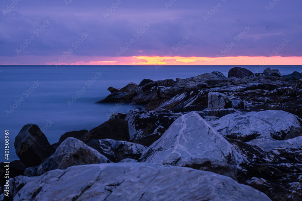 Fototapeta premium sunset over the sea