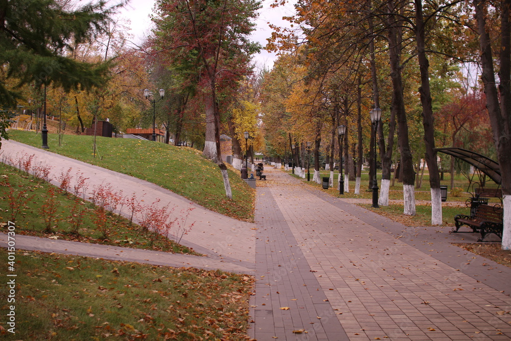 Embankment of the city of Samara late autumn