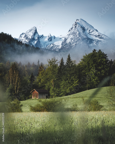 Watzmann mit Hütte und Nebel photo