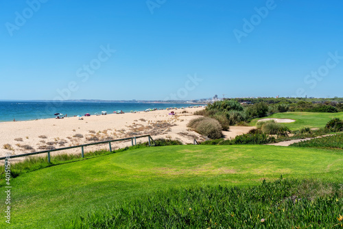 Resort luxury beaches, golf courses with palm trees, overlooking the sea for tourists to relax.