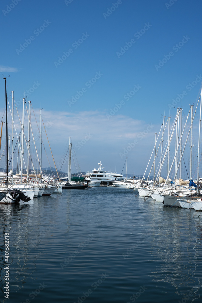 Saint-Tropez Harbour (Parallels)