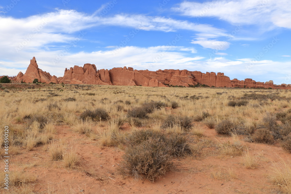 Broken Arch, Arches National Park, Utah Broken Arch, Arches National Park, Utah