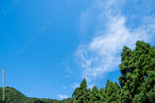 風景素材　爽やかな初夏の青空 © 8maru