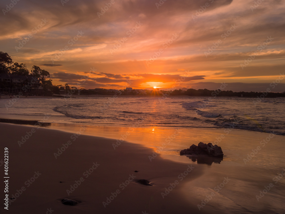 Obraz premium Beautiful Seaside Sunset at Noosa
