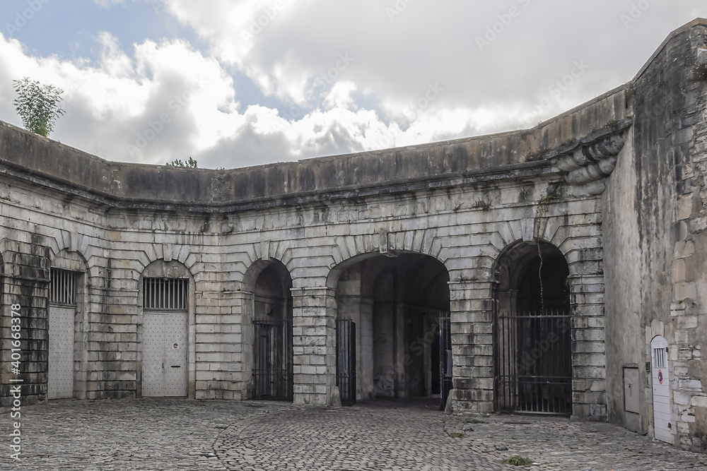 Spain gate (Porte d'Espagne) - gate marks southern entrance to city since founding of the castrum in the 4th century. Bayonne, Department of Pyrenees-Atlantiques, Nouvelle-Aquitaine region, France. Spain gate (Porte d'Espagne) - gate marks southern entrance to city since founding of the castrum in the 4th century. Bayonne, Department of Pyrenees-Atlantiques, Nouvelle-Aquitaine region, France.