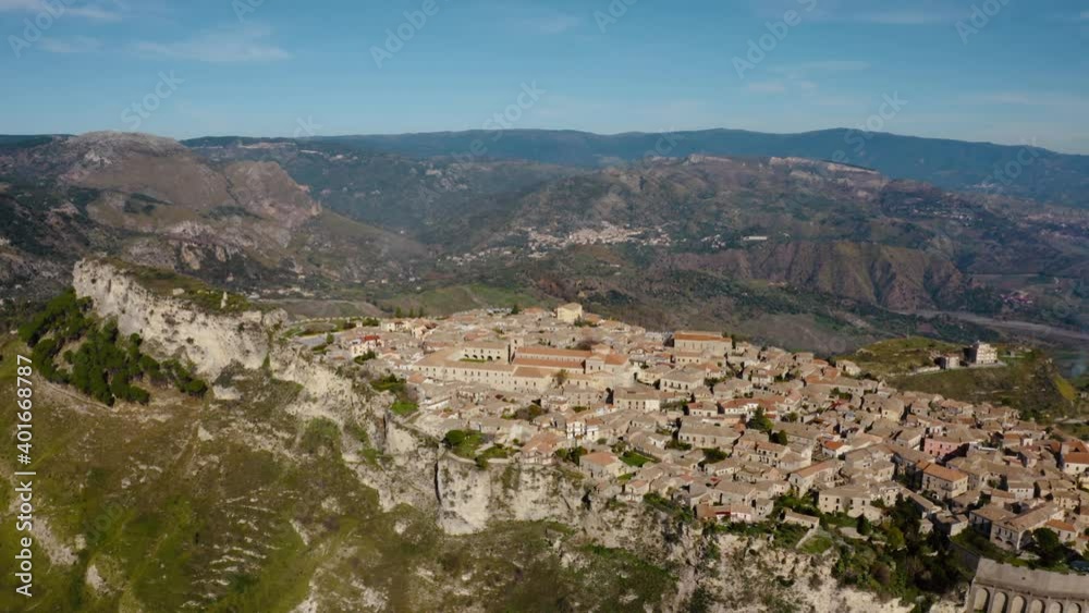 Gerace, uno dei borghi più belli d'Italia Gerace, uno dei borghi più belli d'Italia