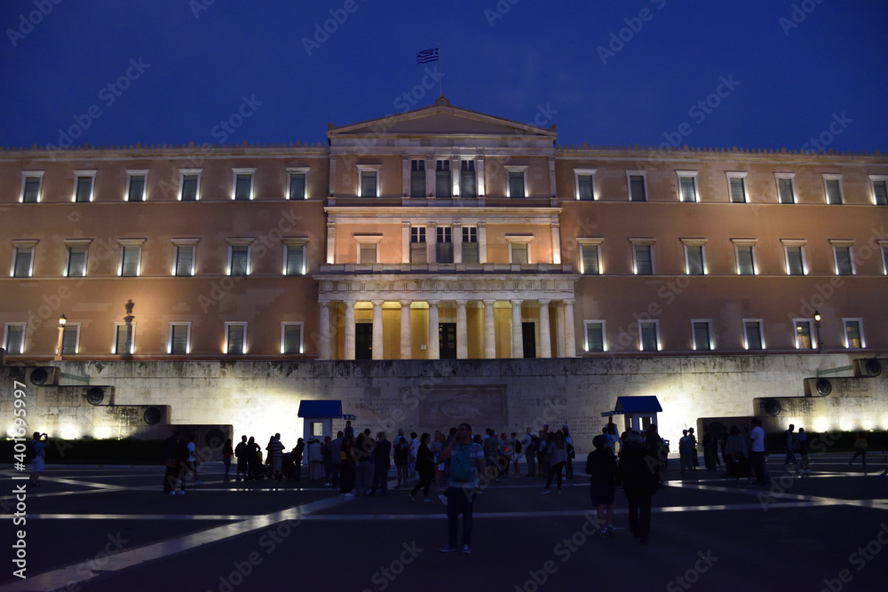 Vista de los principales monumentos y sitios de Atenas (Grecia). Parlamento Heleno o Consejo de los Helenos