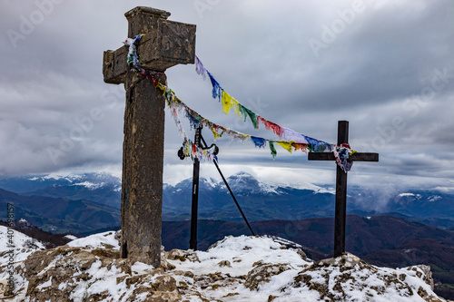 Subida al Ernio con nieve nevado