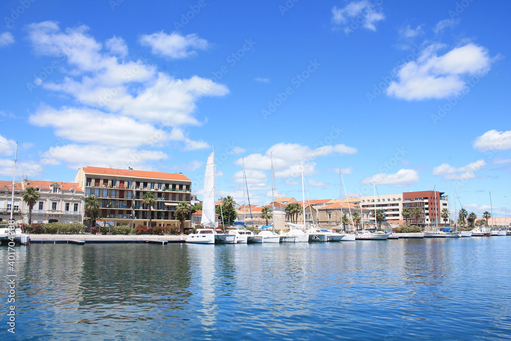 Obraz premium in Sete, a seaside resort and singular island in the Mediterranean sea, it is named the Venice of Languedoc Rousillon, France 