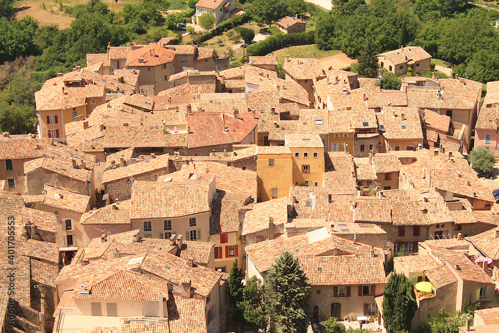 Obraz premium Moustiers Sainte Marie, one of the most beautiful village of France in Verdon natural regional park