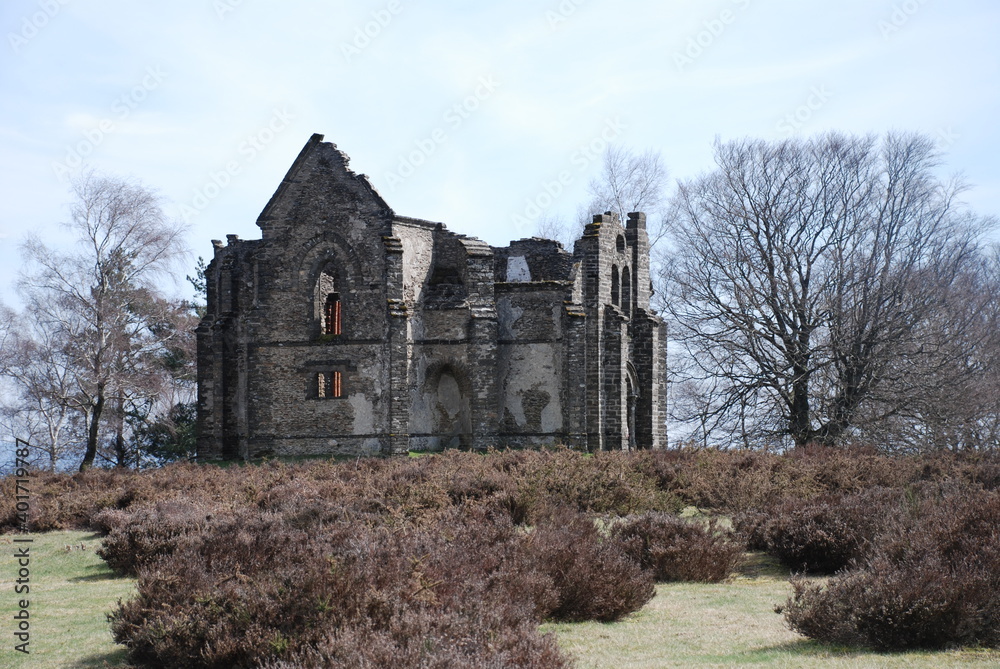 Ruines de la chapelle consacrée à Notre-Dame-du-Bon-Secours, Mont Gargan, Haute-Vienne, Limousin, Nouvelle-Aquitaine, France