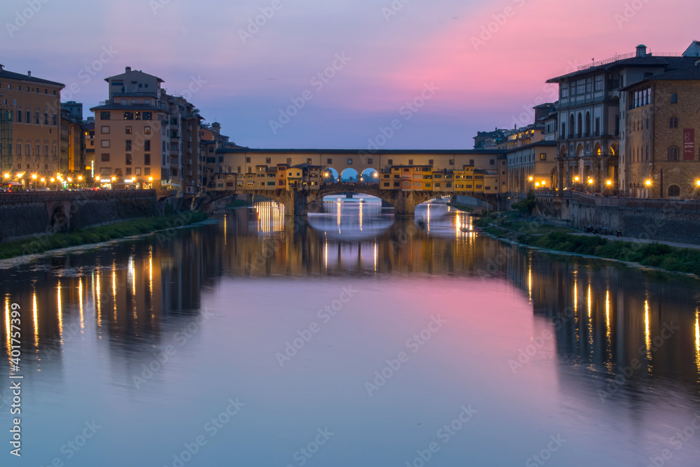 [Italy] Ponte Vecchio - concealing the 16th century Vasari corridor at the top which provided the Medici family safe passage from the Palazzo Pitti to the Palazzo Vecchio.