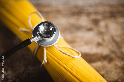 Pasta asciutta consiglio medico stetoscopio, spaghetti photo