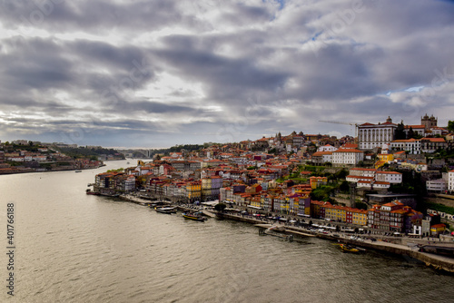 Boulevard of Porto near the Duro