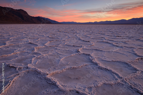Badwater im Death Valley nach Sonnenuntergang