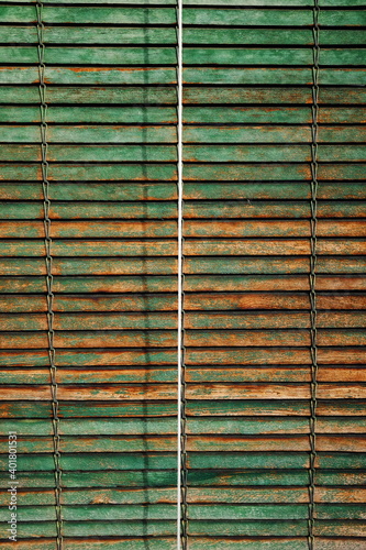 bicolor blind
